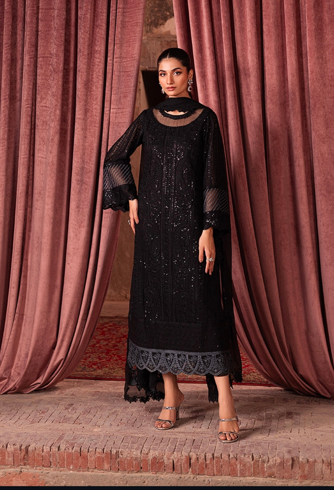 3PCS EMBROIDERD BLACK SUIT